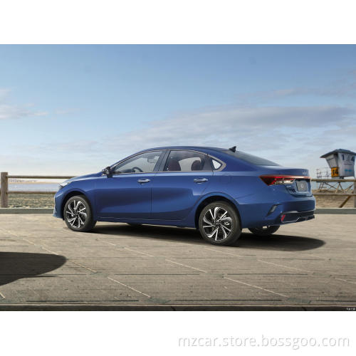 Yueda Kia K3 2023 1.5L CVT Comfortabele versie Gasoline Voertuigen Goede veiligheidsprestaties 10,25 inch scherm